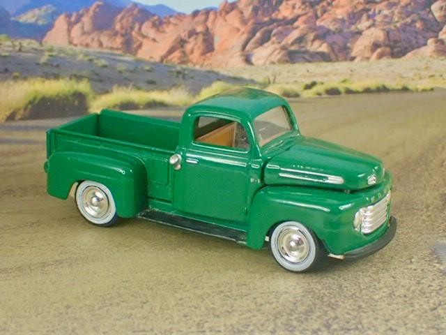 Vintage Motoring 1948–1952 Ford F1 Flathead V8 Step-Side Pickup 1/64 Scale LE V