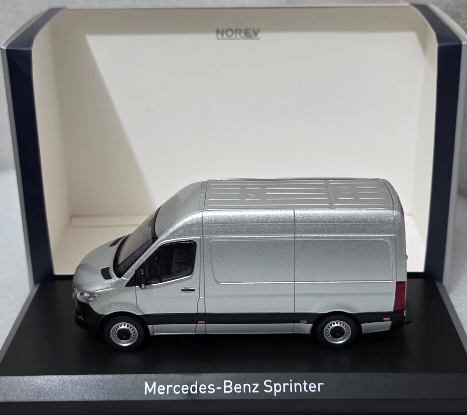Mercedes Sprinter Van (W907) Silver 2018 1:43 Norev 351175 Diecast (18)