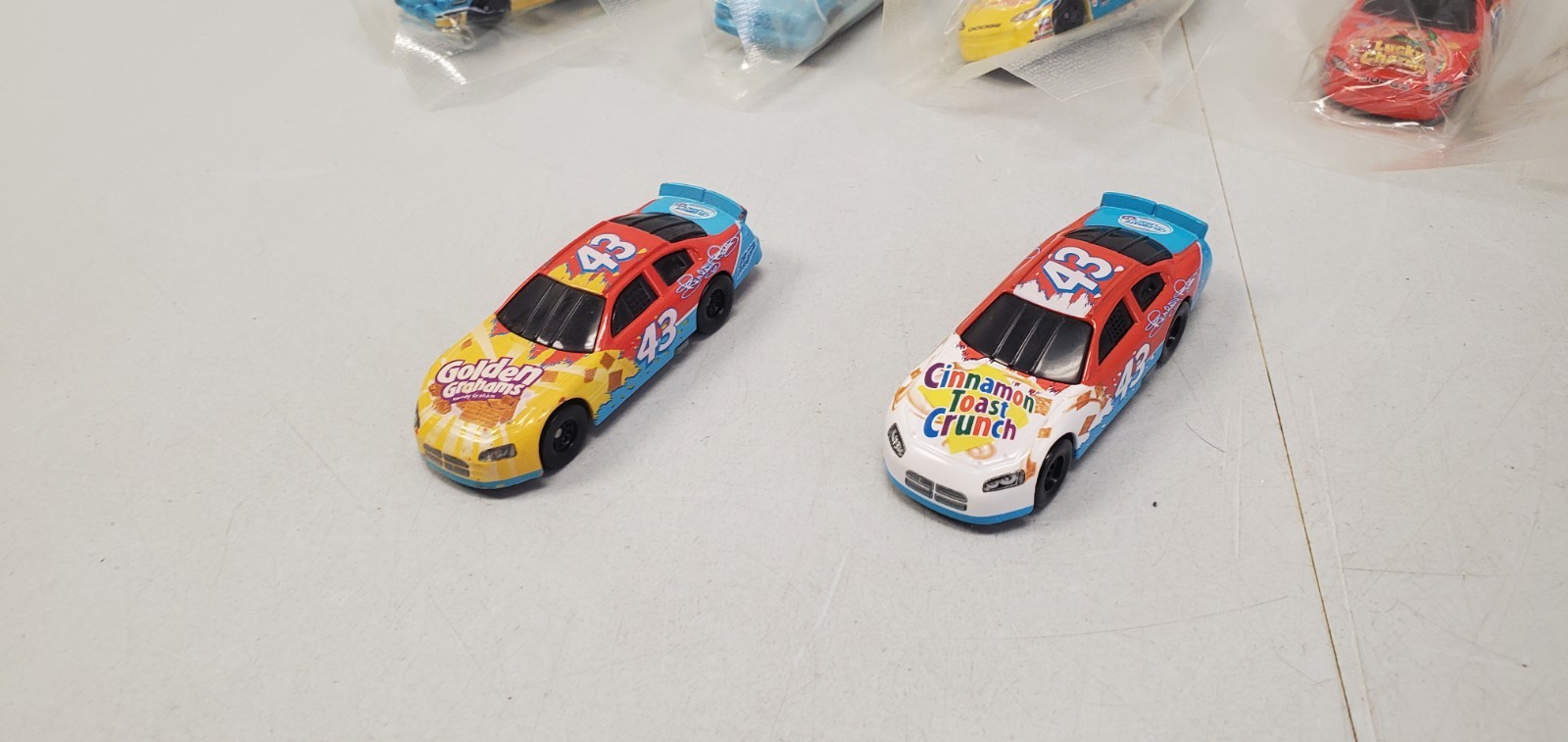 Hot Wheels #43 Richard Petty General Mills Cereal Diecast Cars Lot 1:64 NASCAR