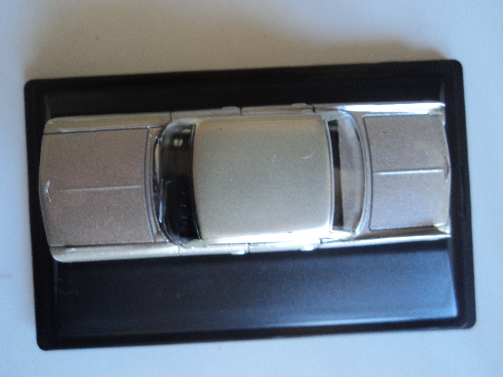 Oxford 1961 CADILLAC SEDAN DeVILLE Aspen Gold 1/87 HO diecast car GM