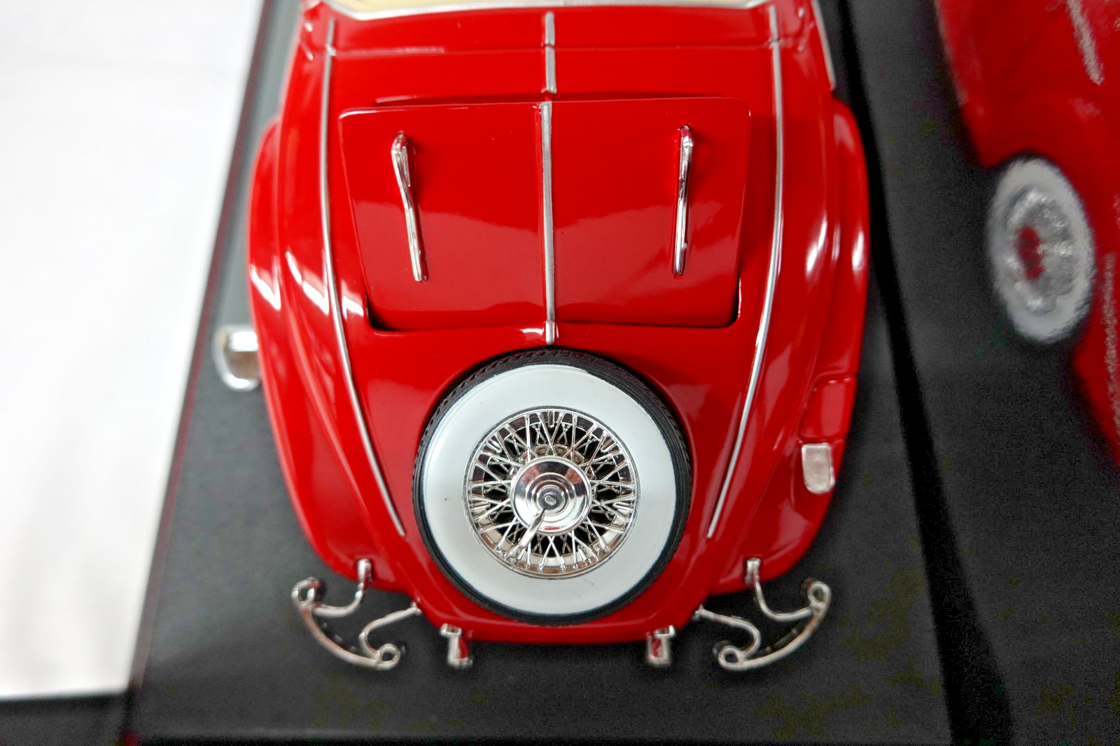 Maisto 36862 Red 1936 Mercedes Benz 500 K TYP Special Roadster 1:18 Scale