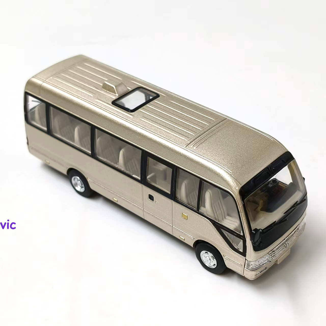 1/64 Scale Coaster 2013 Minibus Alloy Diecast Model – Collectible Car Ornament