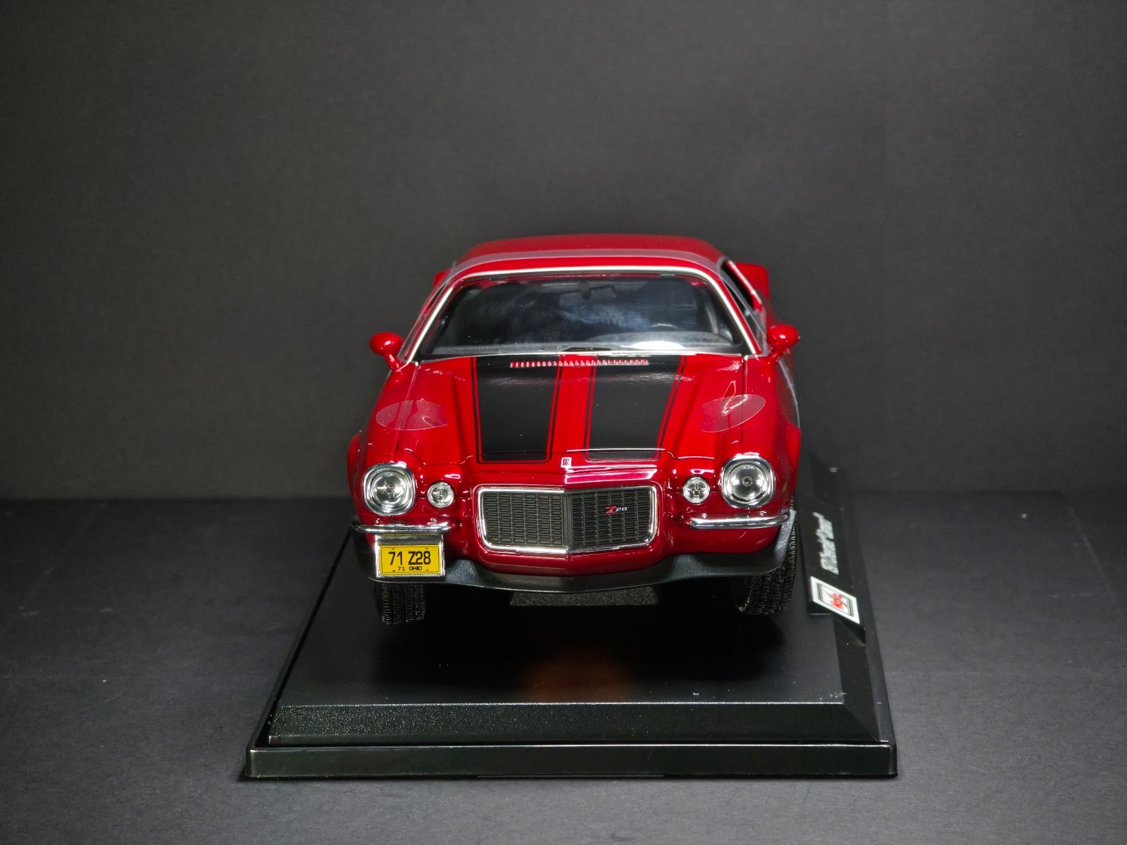 1971 Chevrolet Camaro 1:18 Maisto Exclusive Style Special Edition – Red