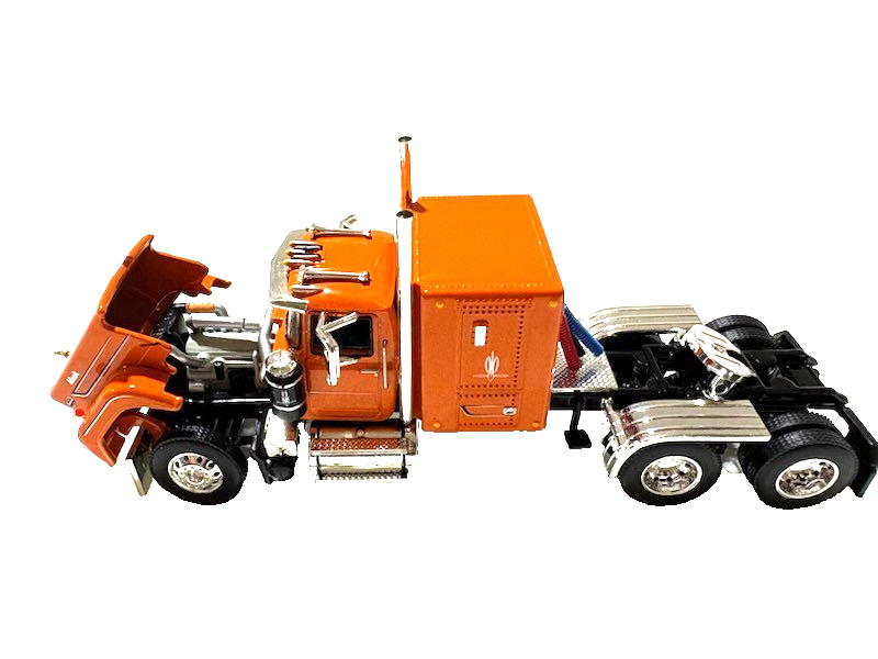 DCP / FIRST GEAR 1/64 SCALE MACK SUPER LINER FLAT TOP SLEEPER ORANGE