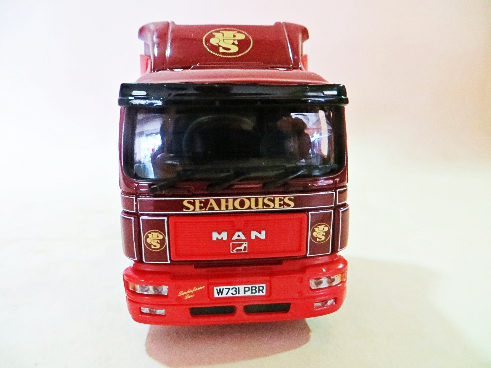 CORGI ‘MAN F2000 TRACTOR UNIT/CAB ONLY, PHILLIPS OF SEAHOUSES’ 1:50 CC12012