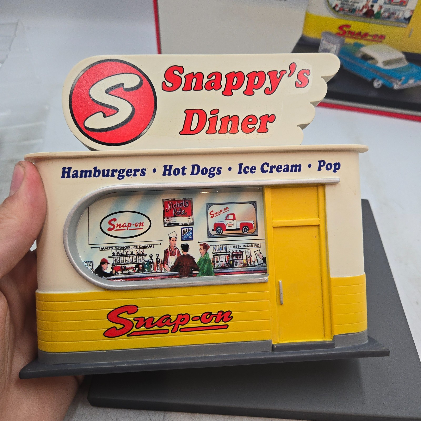 SNAP ON TOOLS RARE Snap-on 1950s Snappy’s Diner Diorama 1957 Chevy – READ DESC