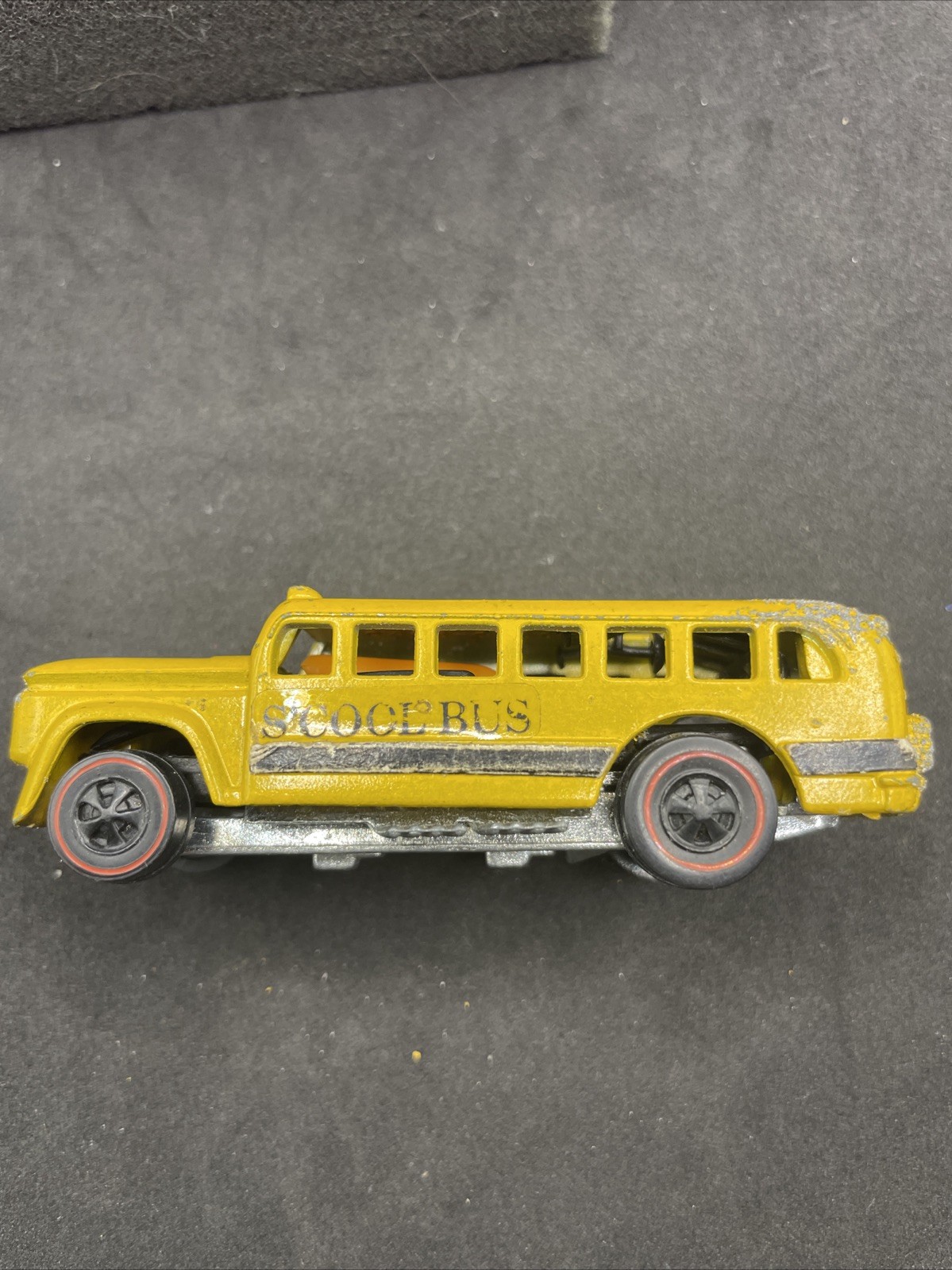 Vintage 1970 HOT WHEELS S’Cool Bus The Heavyweights Yellow Redline Decals 21