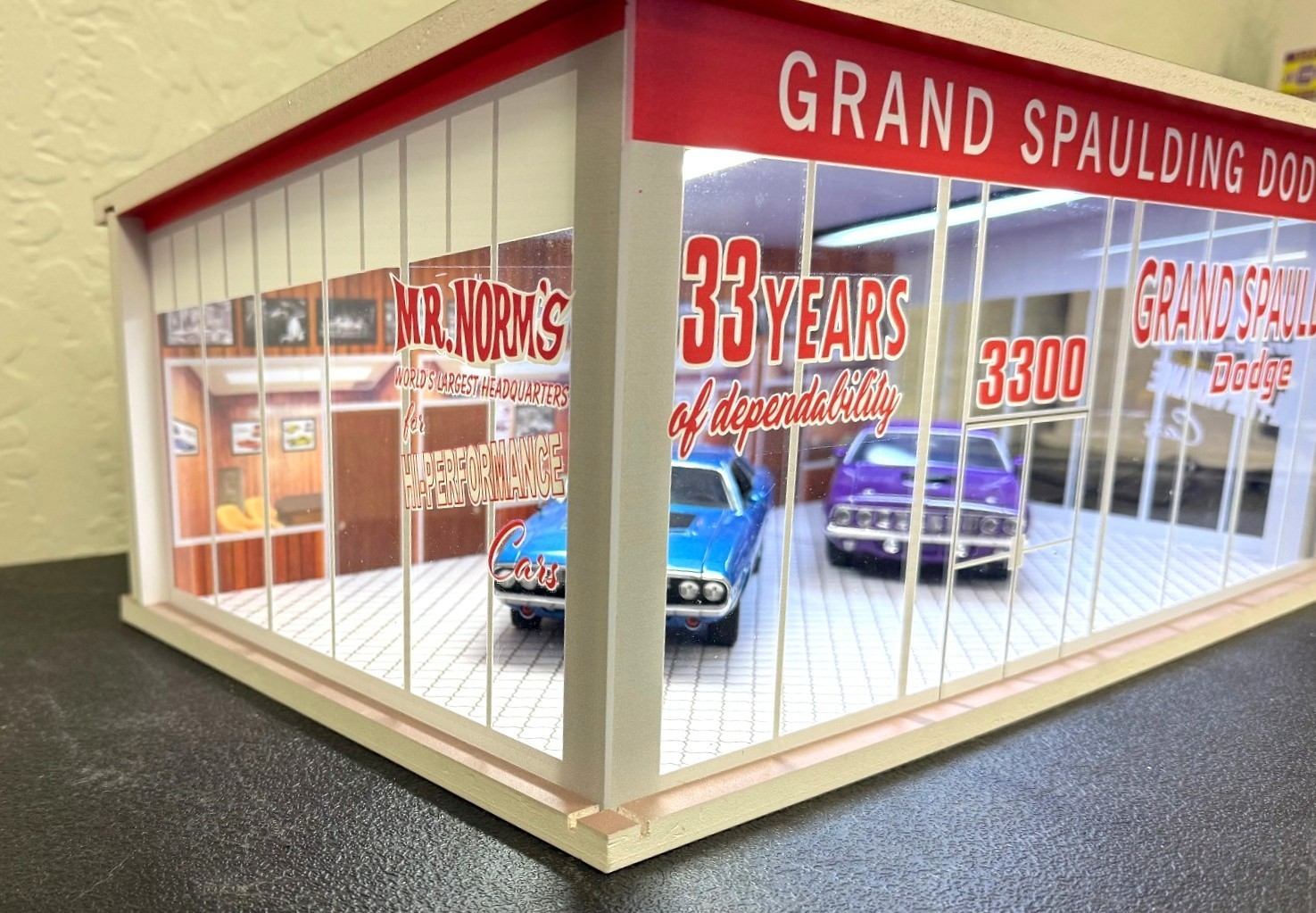 1/24-25th SCALE, MR. NORMS GRAND SPAULDING DODGE SHOWROOM DIORAMA !
