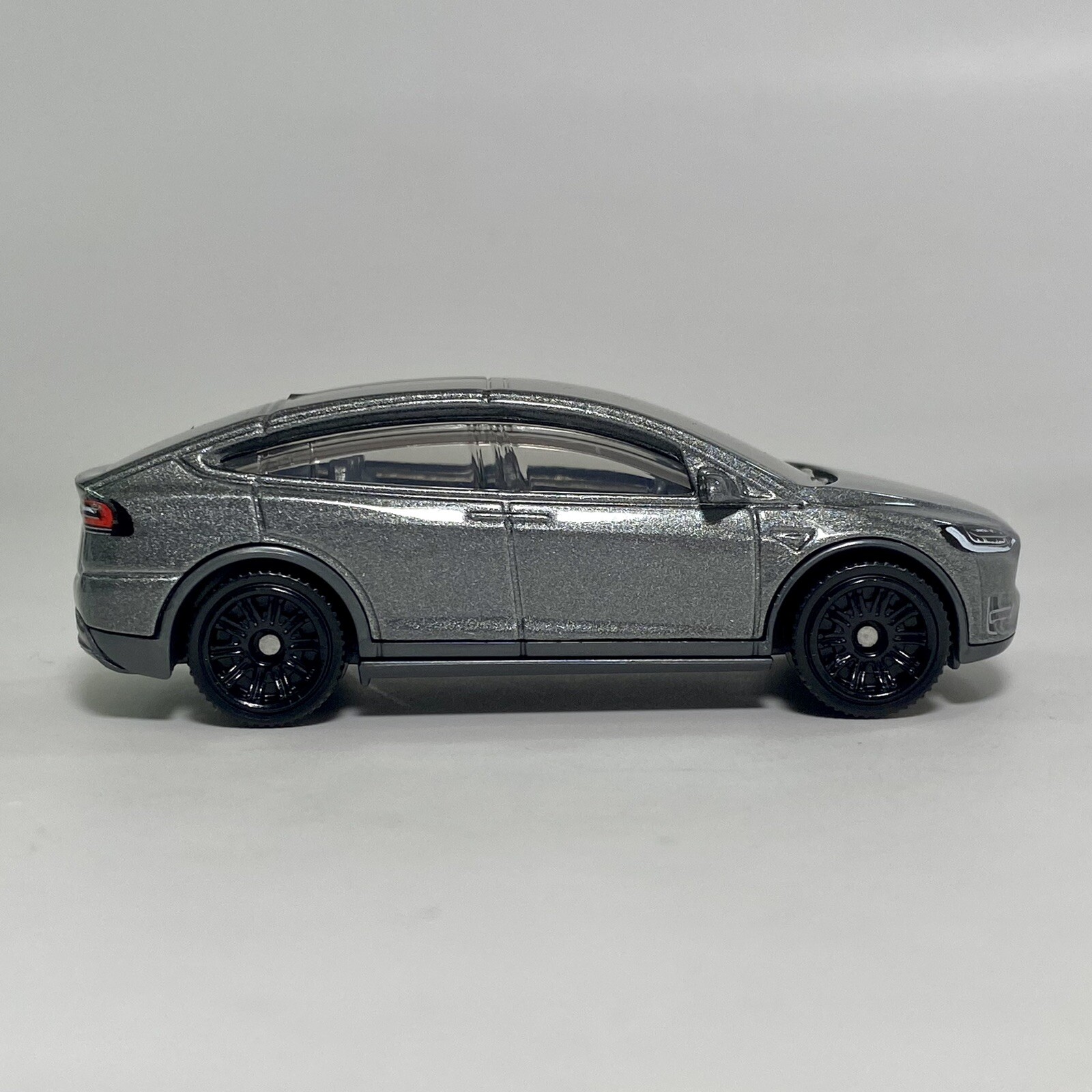 Tesla Model X Gray 1:64 Scale Diecast Diorama Model Car #90