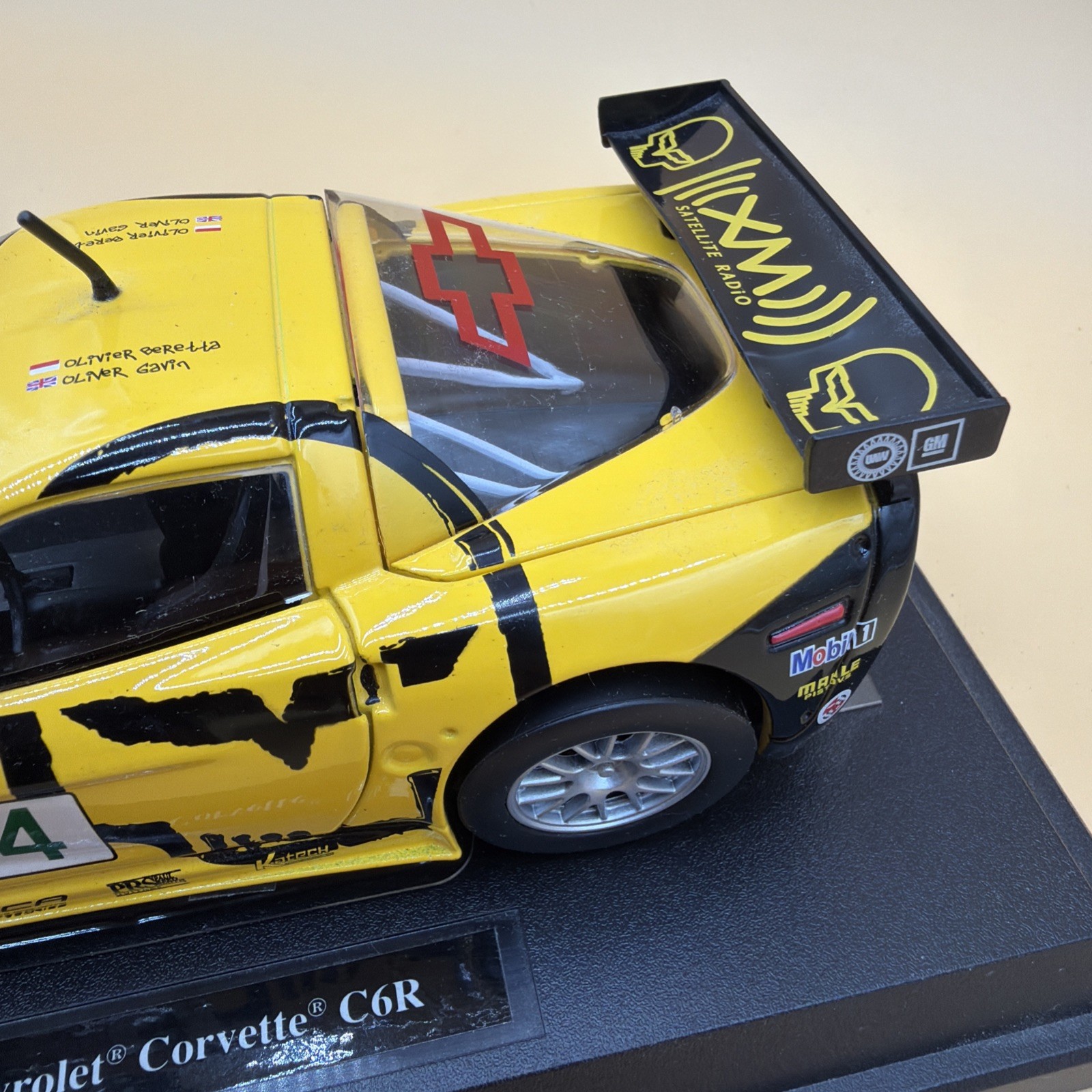 Burago Corvette CR6 1/24 Race Car With Stand