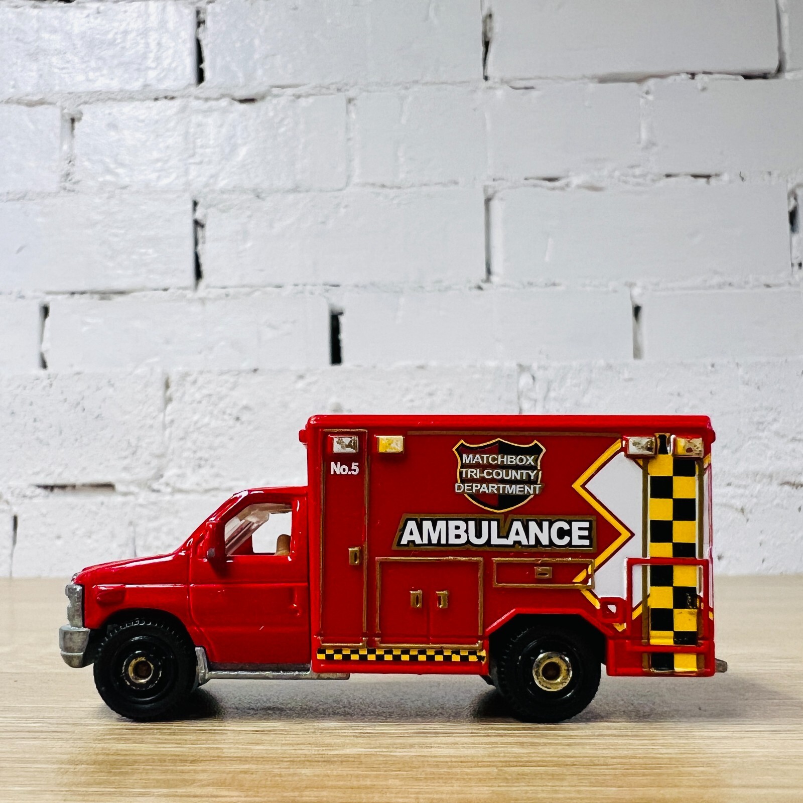 Ford E350 Ambulance 2009 MB771 Heroic Rescue 2014 Red Yellow Checker