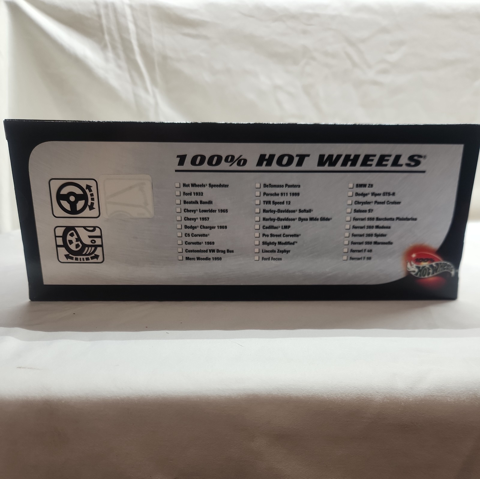 Hot Wheels 2000 1932 Ford Red & Cream with Removable Top 1:18 Scale Diecast Car