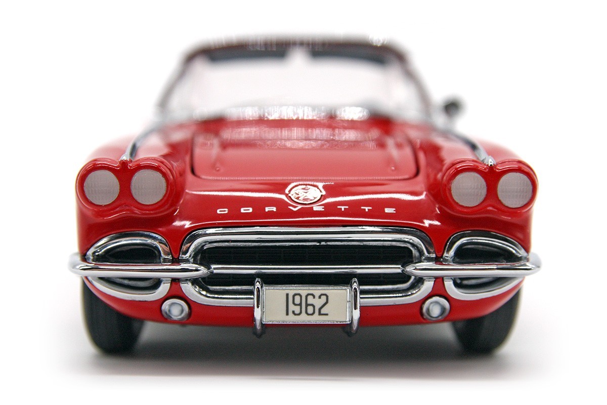 1962 Chevrolet Corvette (1:24) Roman Red Convertible Diecast (LOOSE), by DM