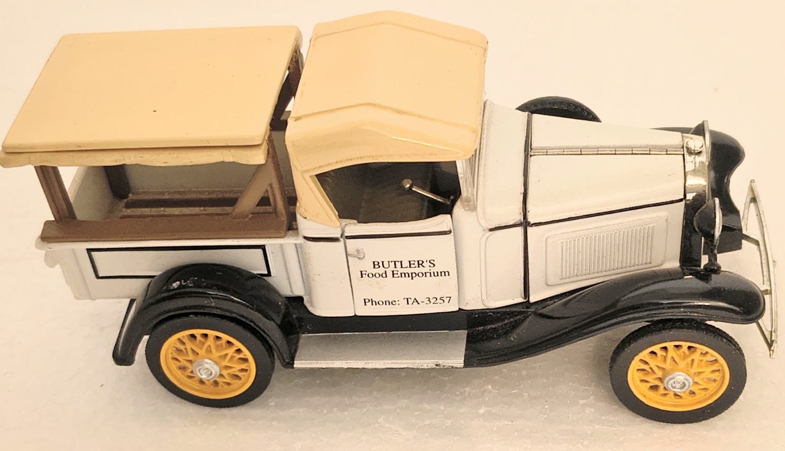 1932 Chevy Pickup Truck N37 1:32 National Motor Museum Butler’s Food Delivery