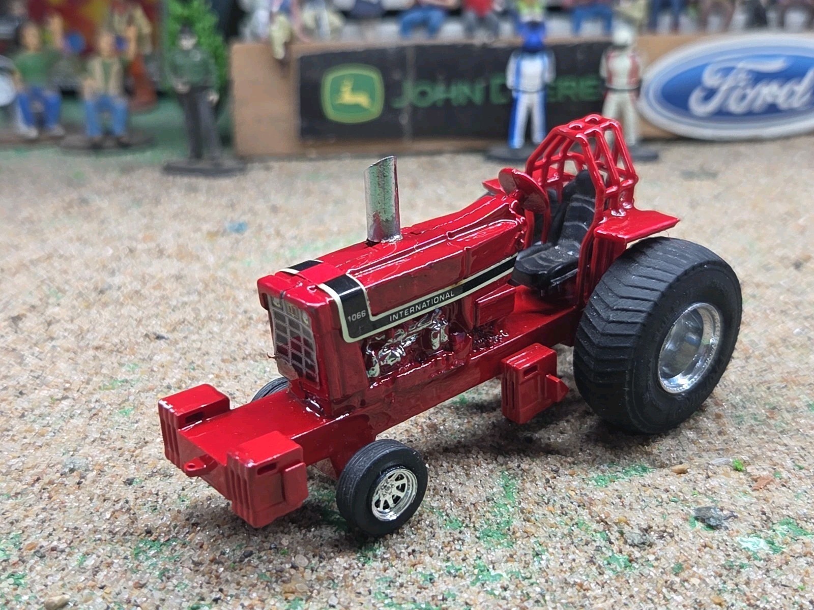 CASE IH International1:64 CUSTOM built TRACTOR pulling PULLER HOT ROD ertl Farm