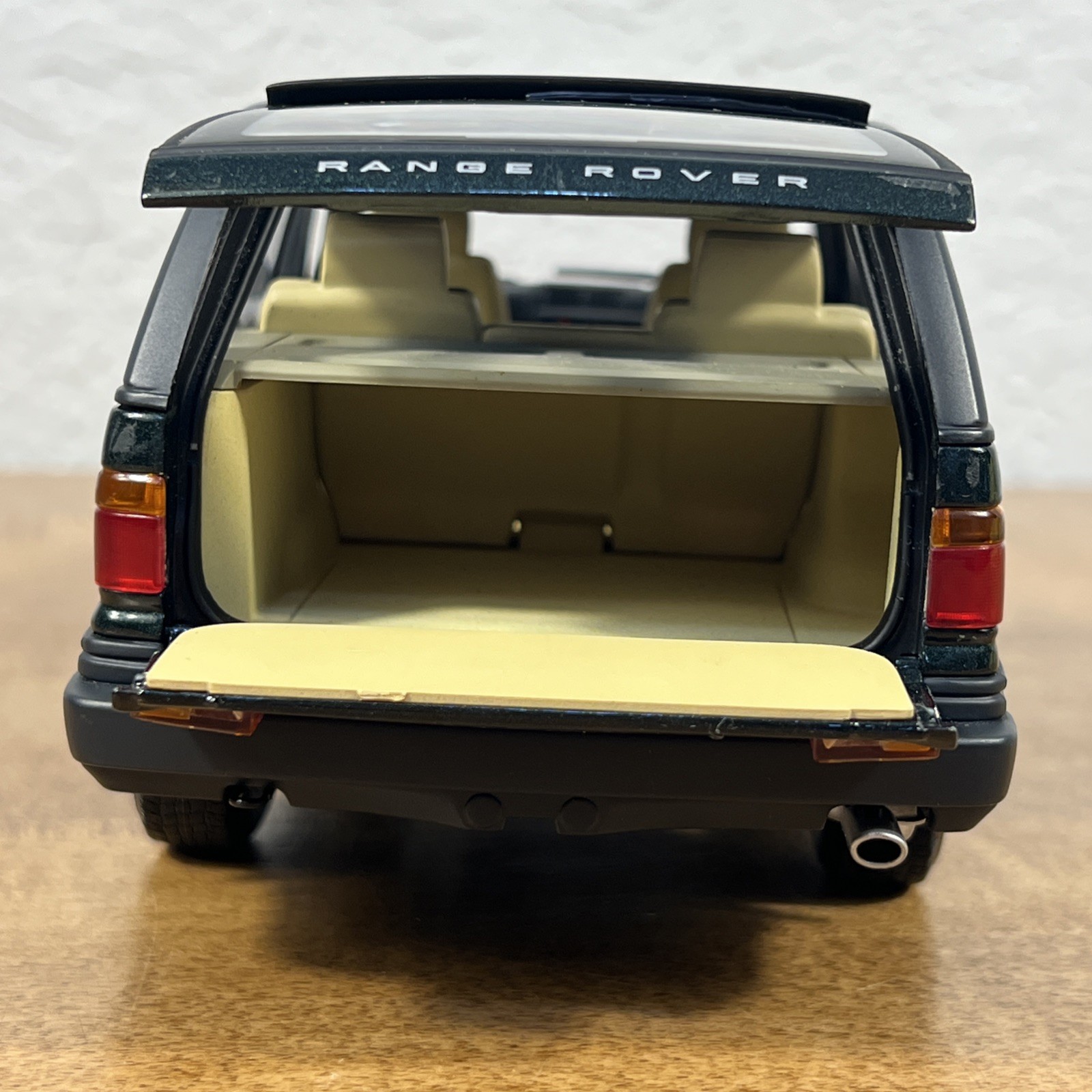 Auto Art Range Rover 4.6 HSE – Off Road Division 1:18 Green