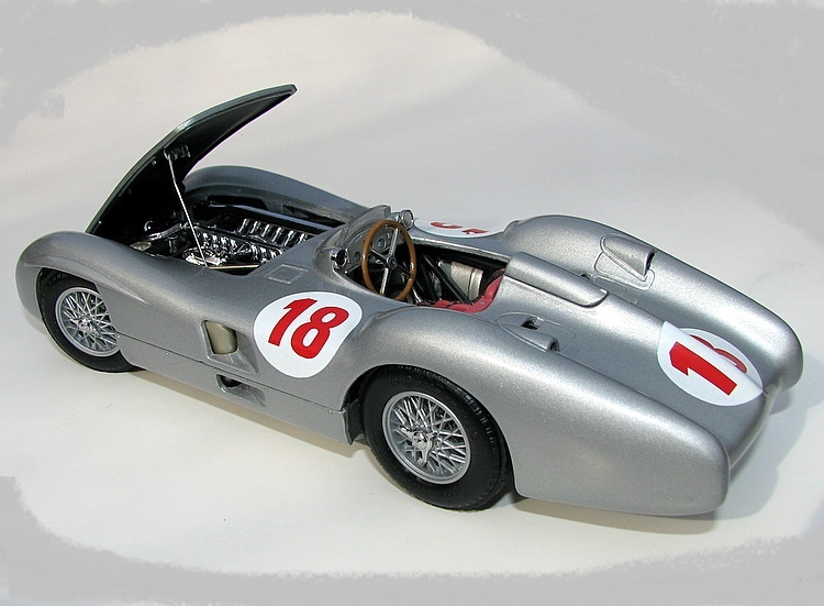 Race Car Classic Custom Concept Hot Rod Le Mans Model Carousel SL 1:24GT1 18