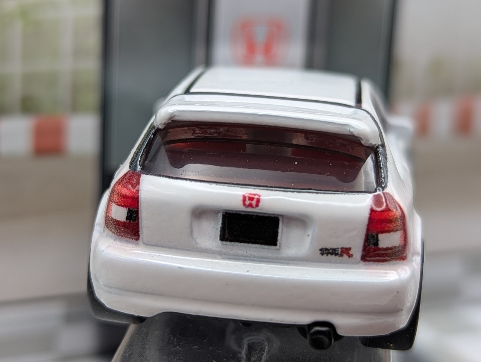 Hot Wheels 1999 HONDA CIVIC TYPE R ☆white ☆Premium Collector Diorama☆loose