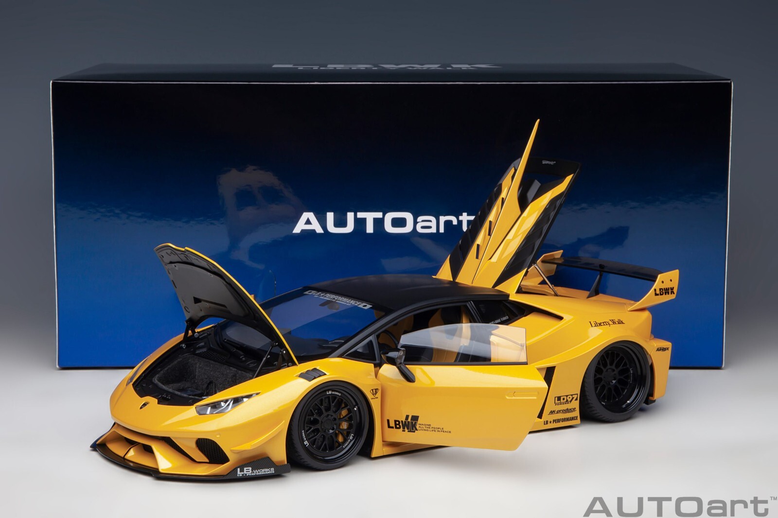 AUTOart LIBERTY WALK LB SILHOUSTTE LAMBORGHINI HURACAN GT 1/18 YELLOW 79127