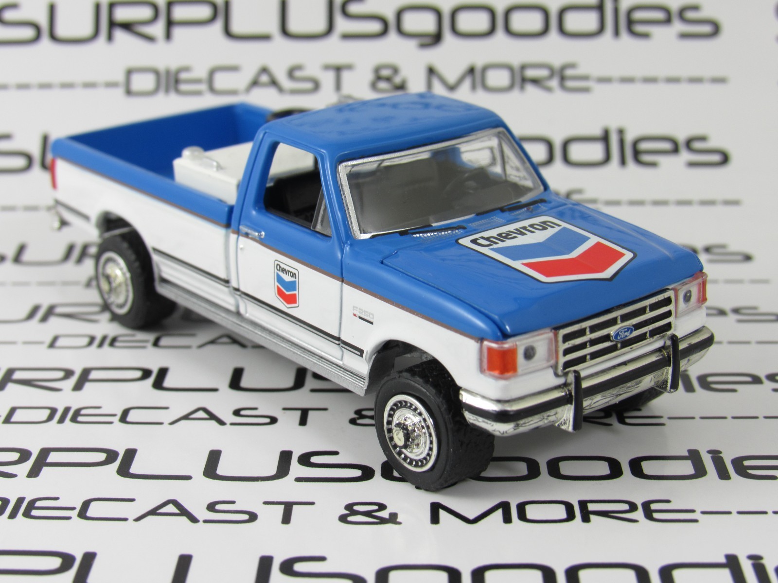 2025 Greenlight 1:64 LOOSE 1991 FORD F250 F-250 XL Farm Work Pickup Truck +Tank