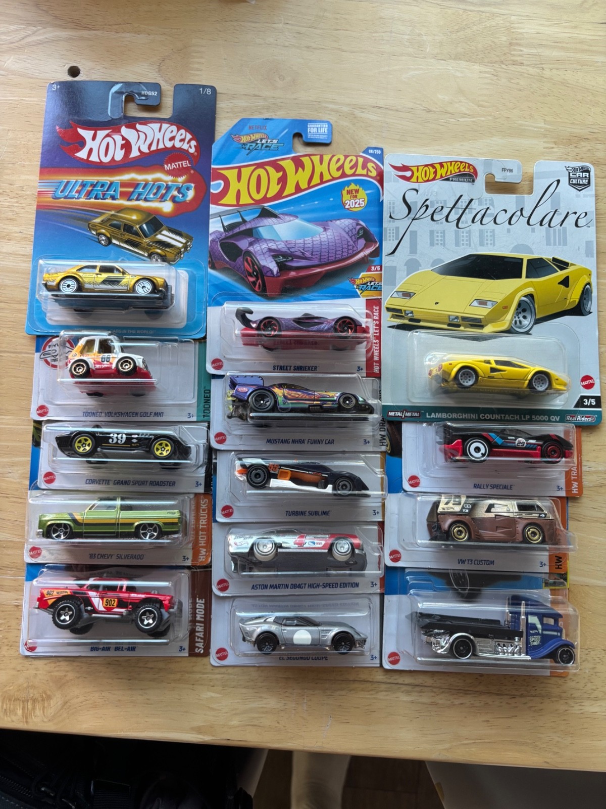 Hot Wheels . 14 new unopened cars . Mixed variety.