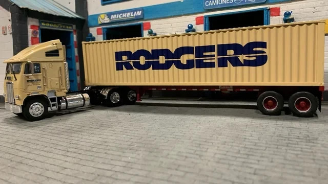 FREIGHTLINER FLA 86 64 T (1993) RODGERS Fast And Furious, ALTAYA 1:43 NEW!!!