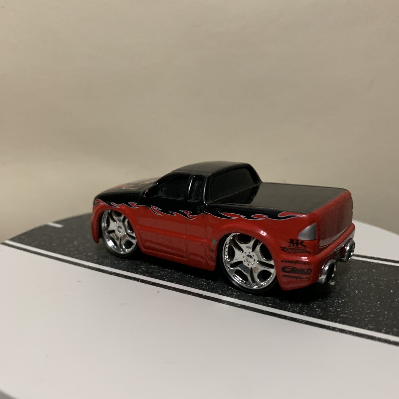Hot Wheels Hot Tunerz Godfather Customs 2002 Chevy S10 Pickup Truck Red & Black
