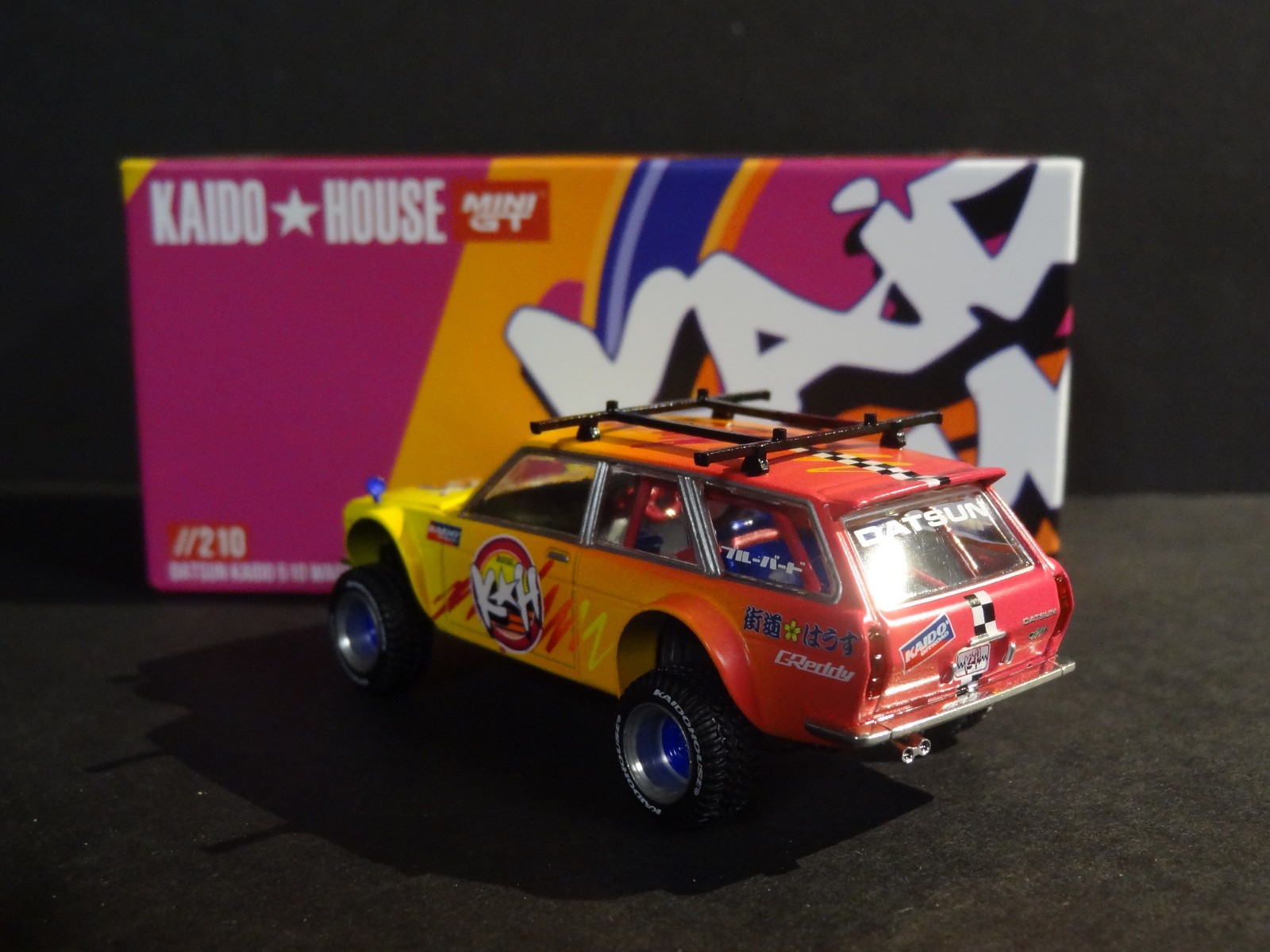 KAIDO HOUSE x MINI GT – DATSUN 510 WAGON 4X4 KAIDO ISLANDS V1 #KHMG210 -SEALED