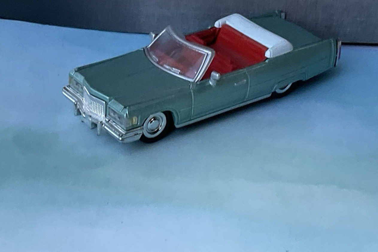 New Ray 1976 CADILLAC Coupe DeVille Convertible CADDY 1:43