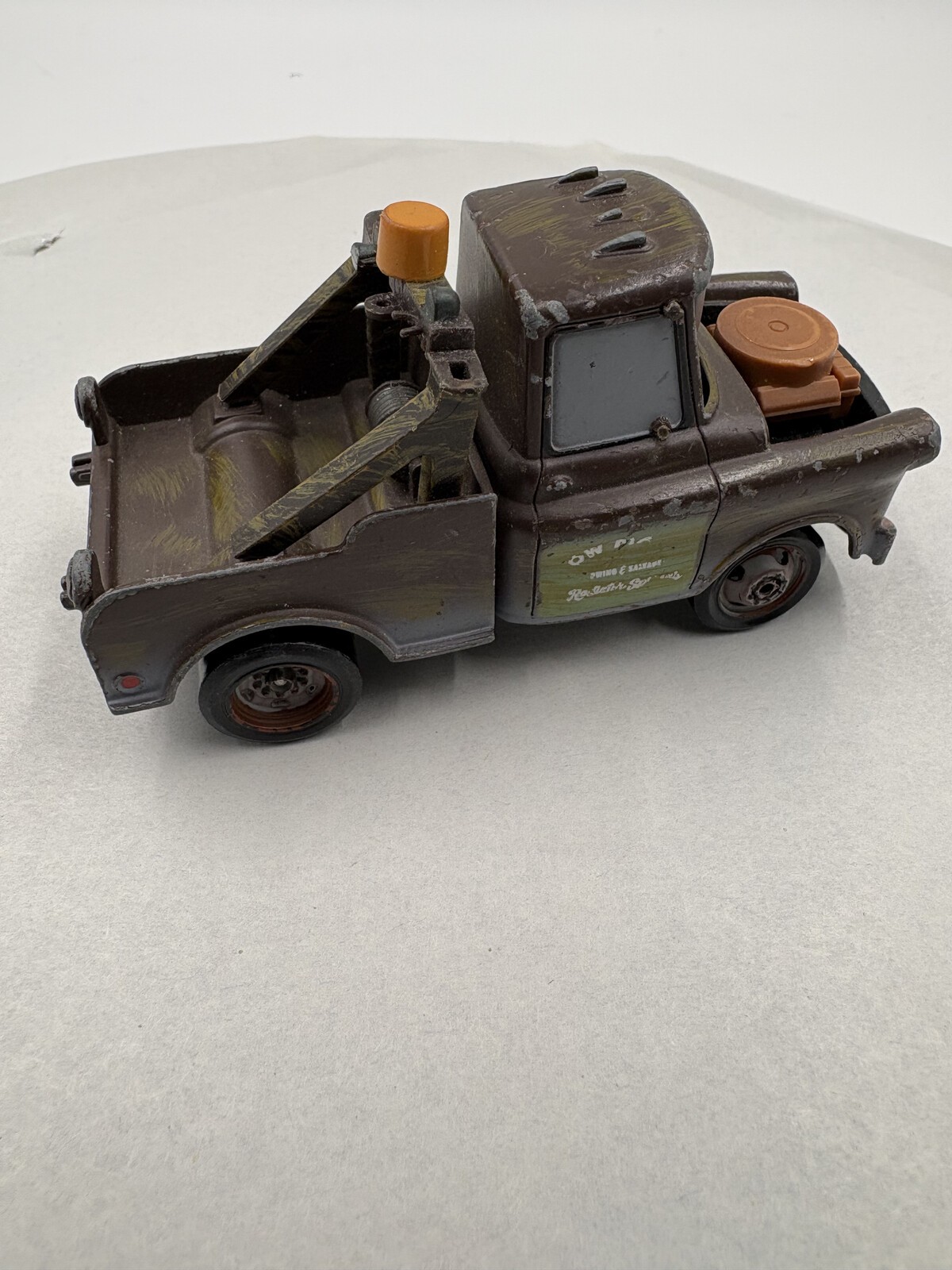 Disney Cars 2 or Race O Rama Tow Mater 1:55 Scale Race Team Diecast