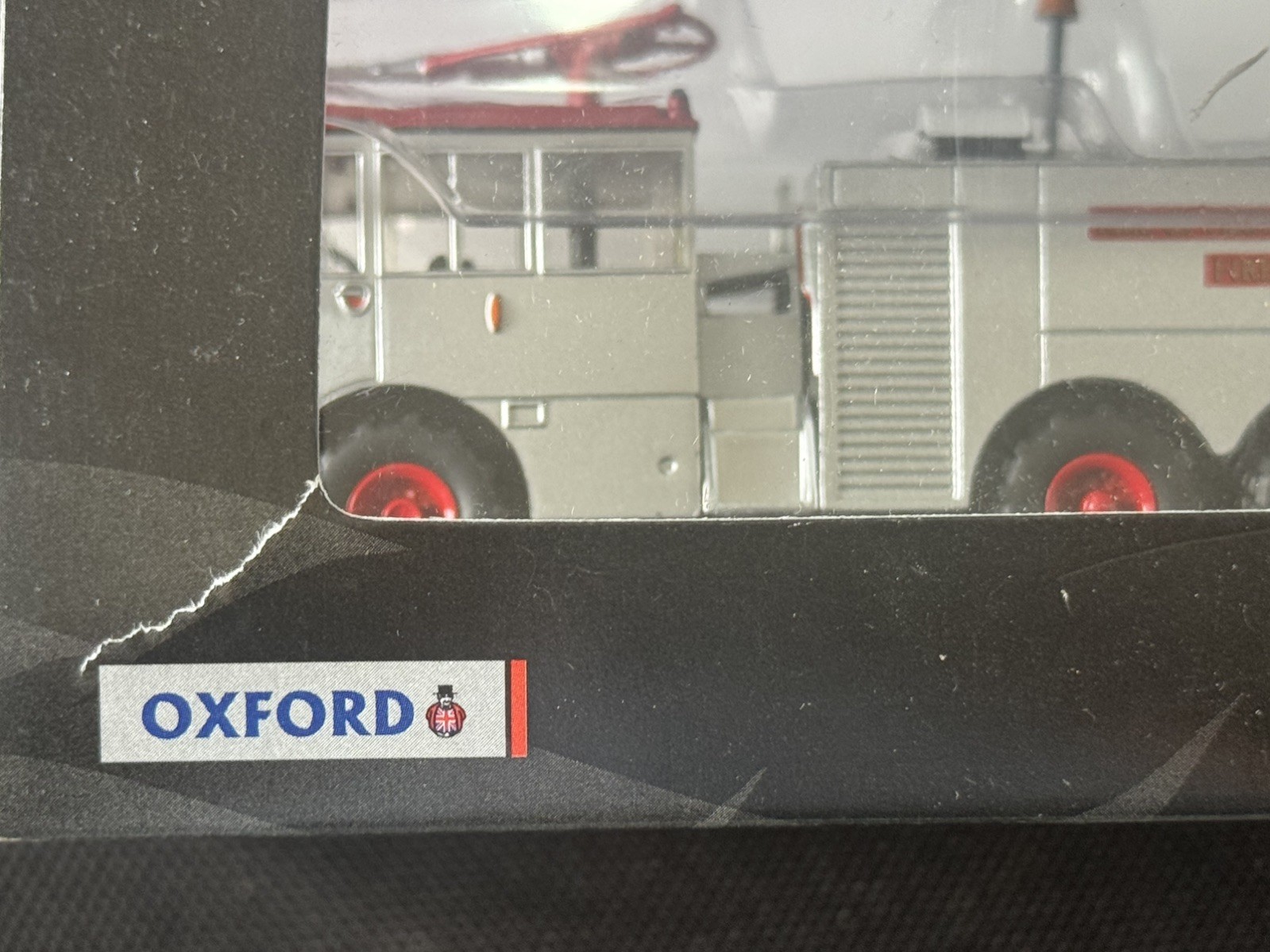 Oxford Thornycroft Nubian Isle of Man Airports Fire Engine 1/76 Die Cast