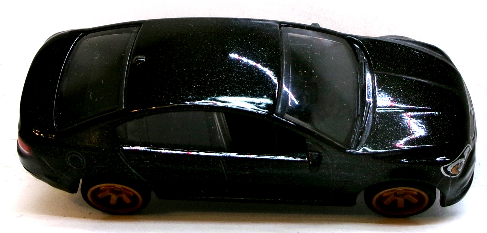 LOOSE 2025 MATCHBOX 1:64 BLACK HOLDEN VF COMMODORE SSV WHEEL SWAP REAL RIDERS
