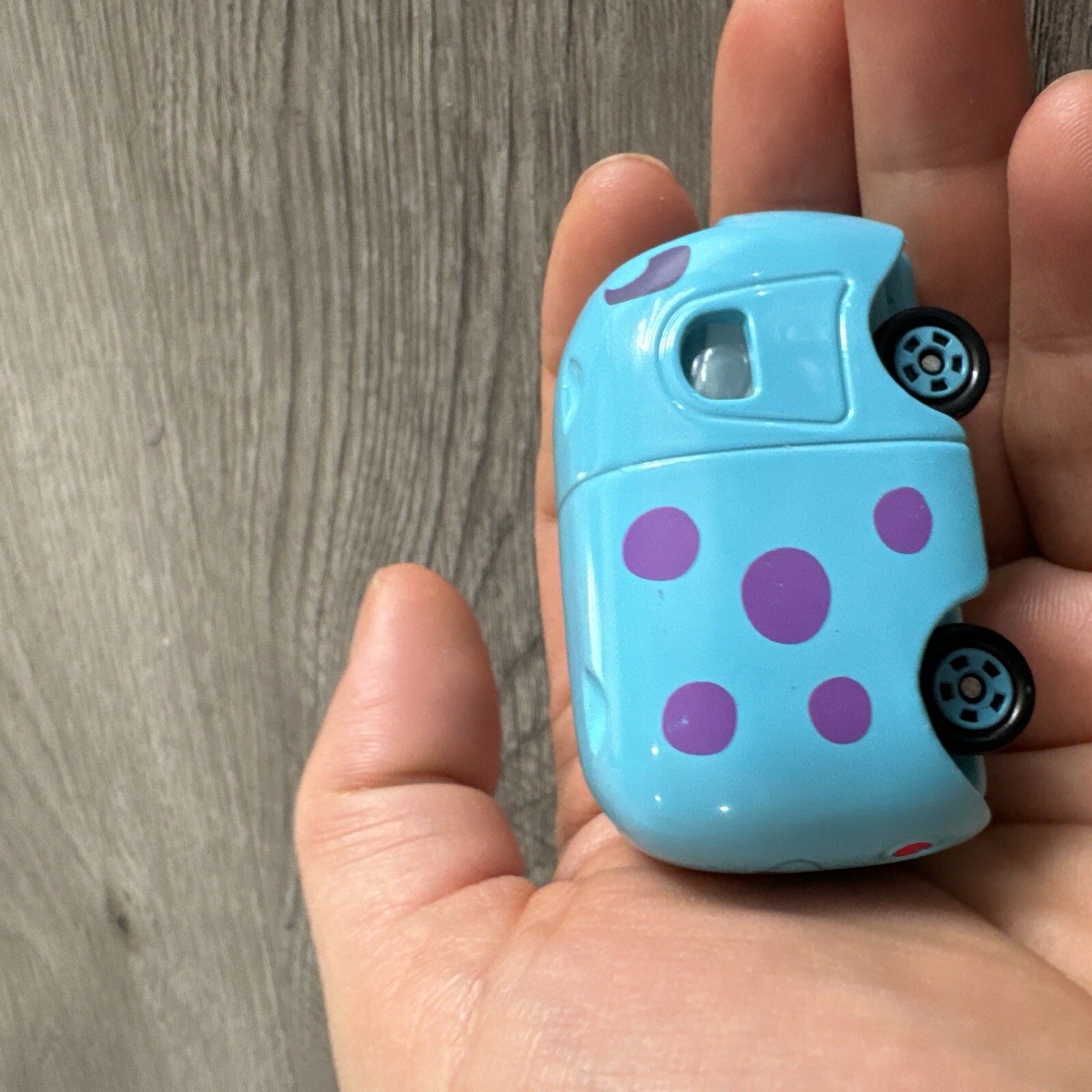 Takaratomy Tomica Disney Motors Tsum Tsum Mini Car Figure, Sulley Sullivan Toy