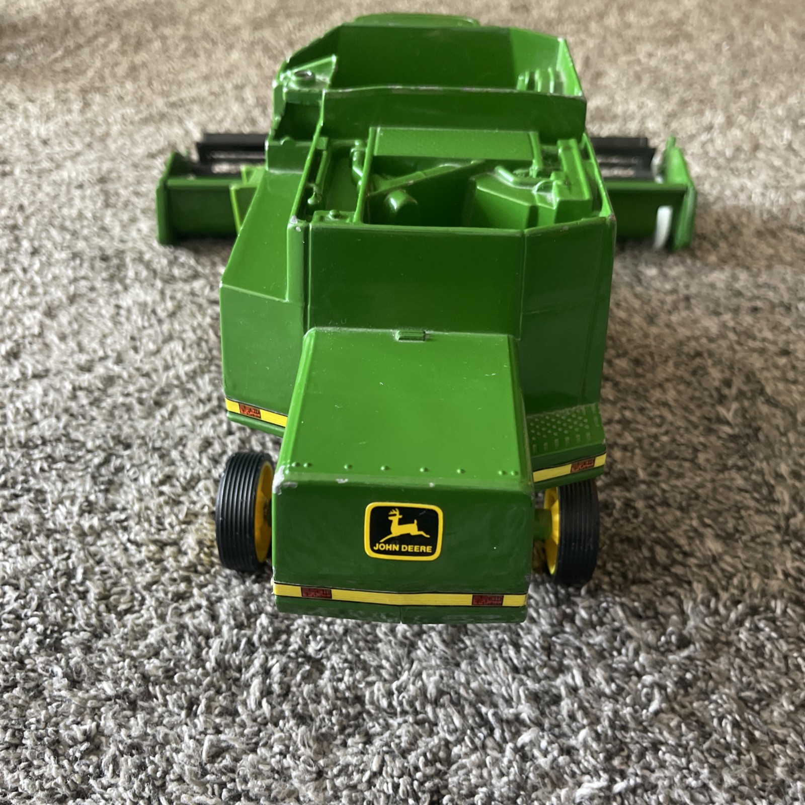 Vintage Metal ERTL John Deere 9510 Maximizer Combine With Bean Header. No Chute