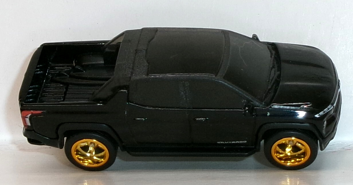 LOOSE 2024 HOT WHEELS 1:64 BLACK CHEVY SILVERADO EV RST WHEEL SWAP REAL RIDERS