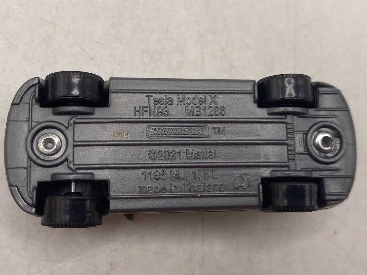 Matchbox tesla Model X HLD77 Diecast