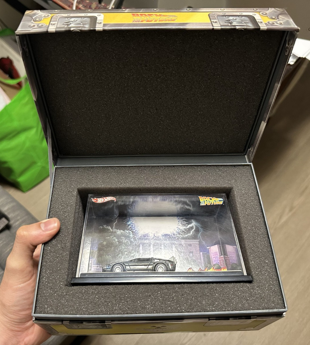 SDCC 2011 Hot Wheels Back To The Future DeLorean Time Machine Plutonium Case