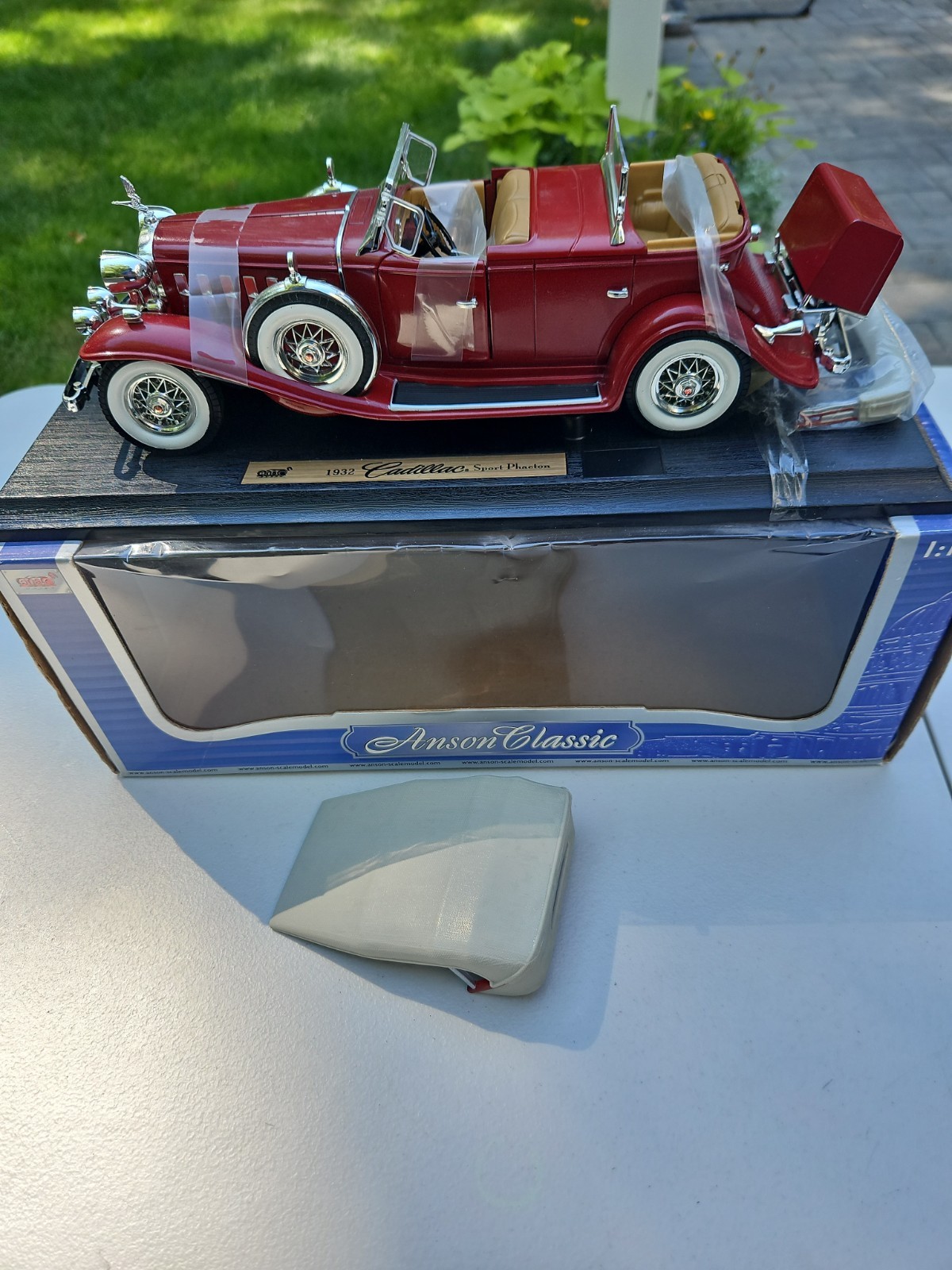 1932 Cadillac Sports Phaeton 1:18 Red