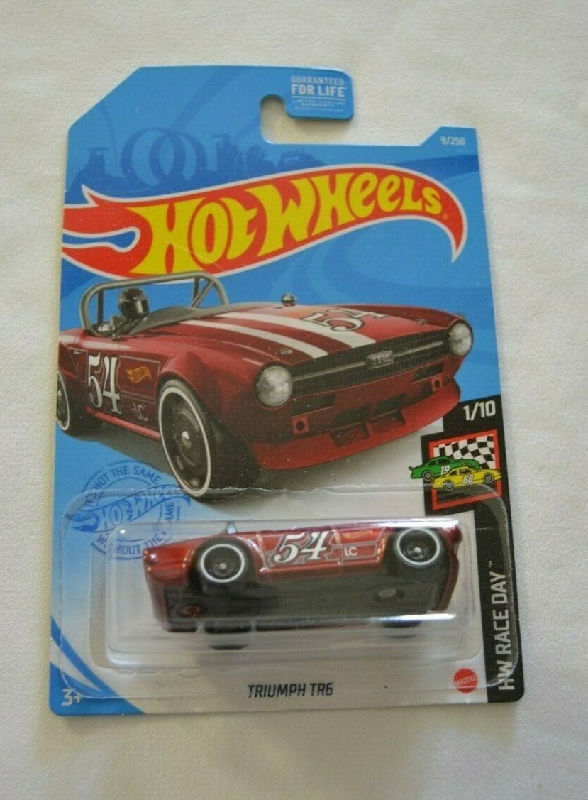 HOT WHEELS 2021 HW RACE DAY 1/10 – TRIUMPH TR6 METALIC RED