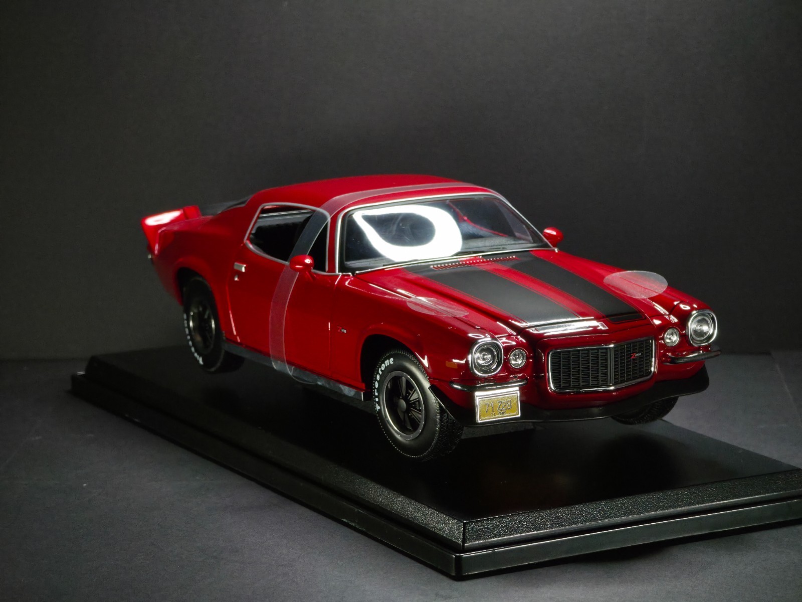 1971 Chevrolet Camaro 1:18 Maisto Exclusive Style Special Edition – Red