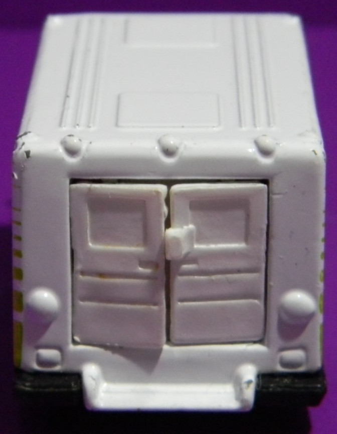MAISTO PARAMEDIC AMBULANCE EMERGENCY VEHICLE DIECAST TRUCK