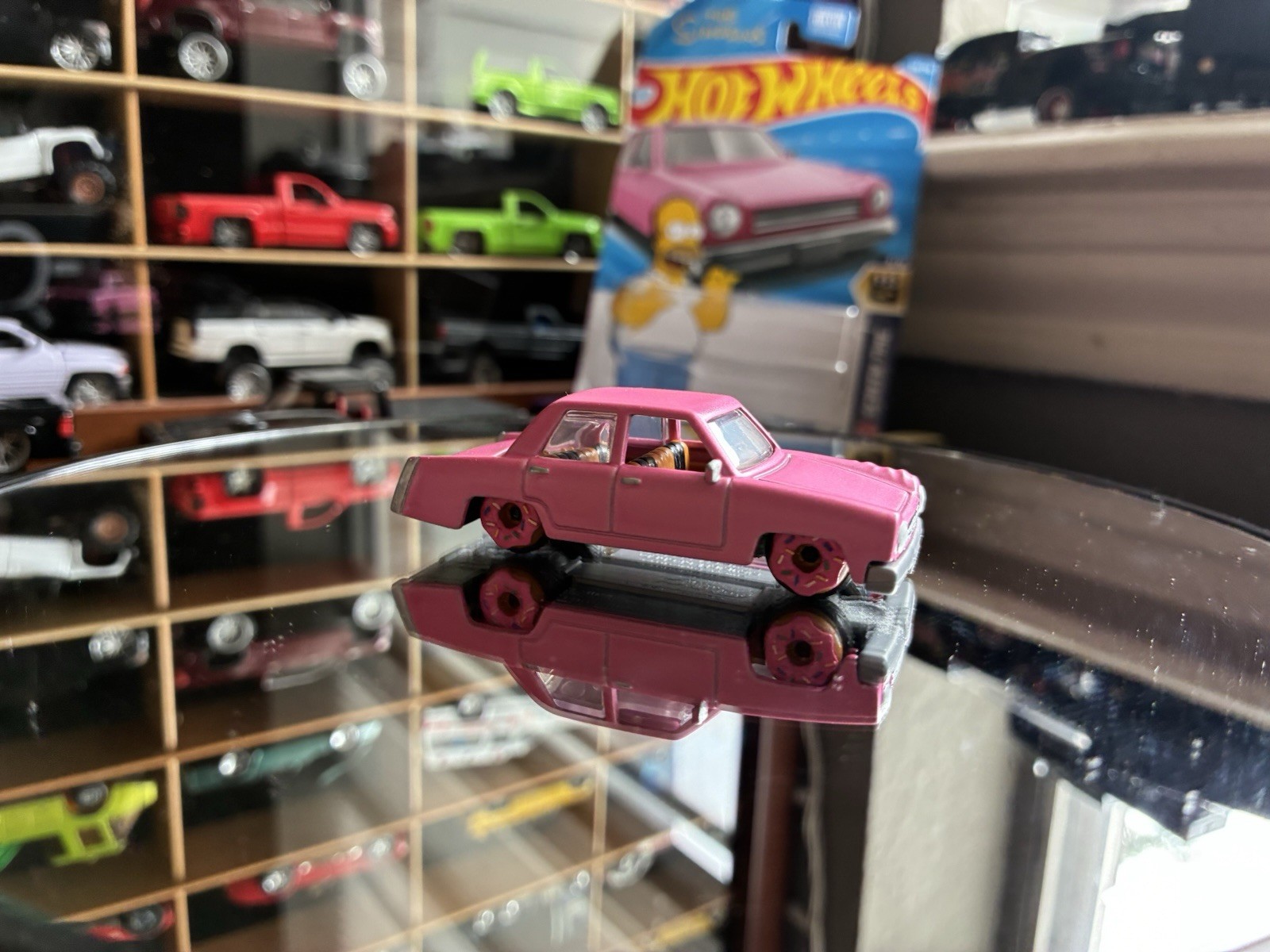 Hot Wheels The Simpsons Family Car HW Screen Time 2026 Pink Homer Simpson