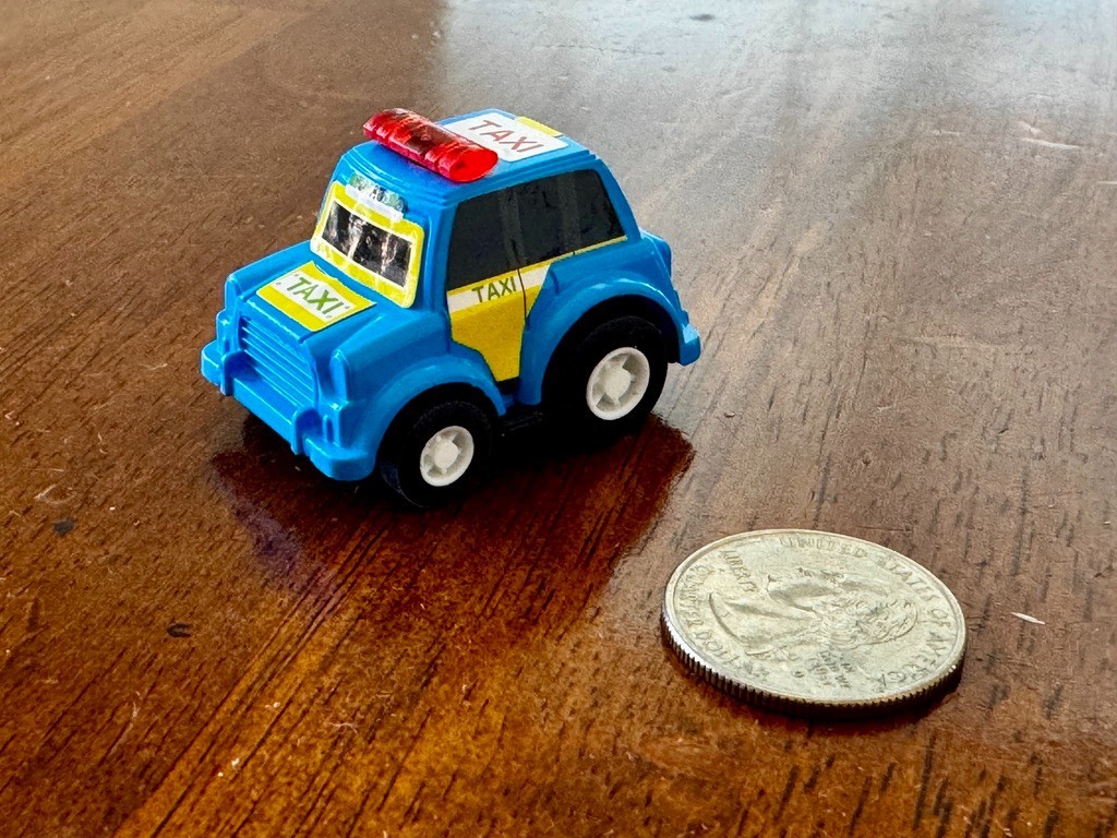 [FUNCORN TOYS] Superveloci 12 PACK – PullBack Microtraffic Trucks – Party Favors