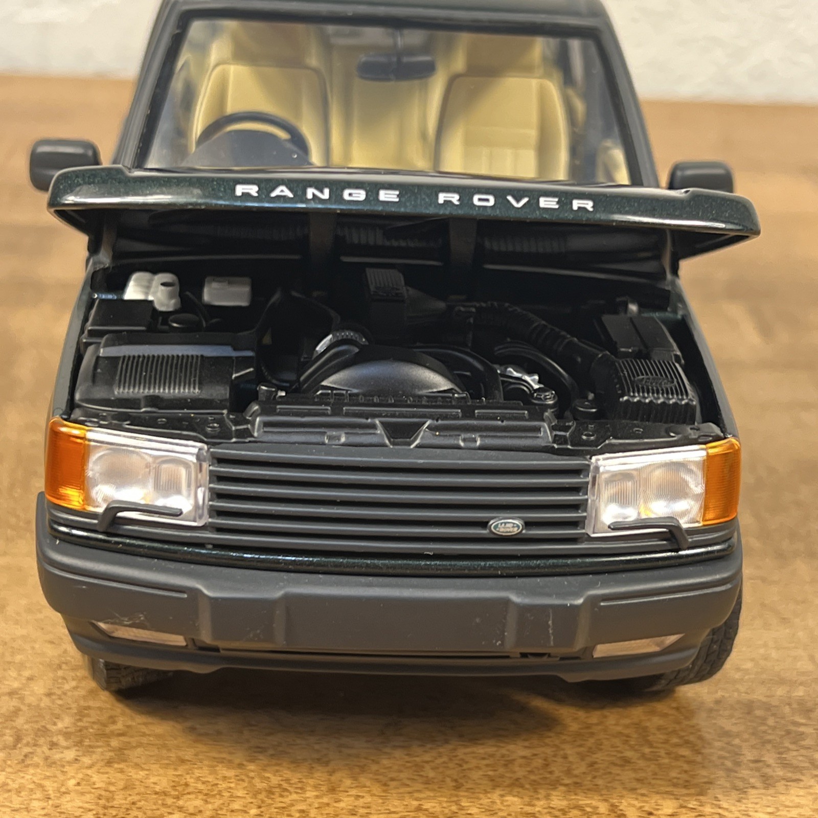 Auto Art Range Rover 4.6 HSE – Off Road Division 1:18 Green