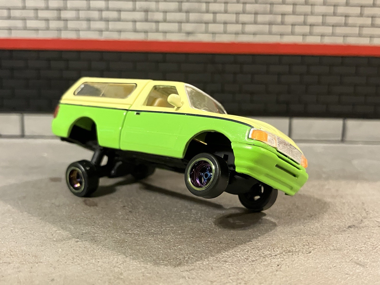 1995 Ford Ranger Lowrider 1/64 Scale Custom M2 Machines Diecast Car 3 Wheel Pose