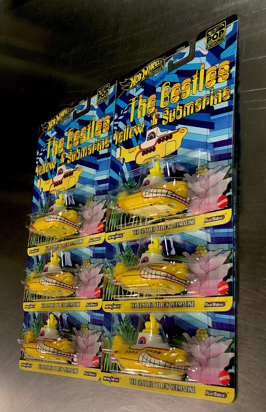 HOT WHEELS PREMIUM POP CULTURE THE BEATLES YELLOW SUBMARINE ( LOT OF 6 )