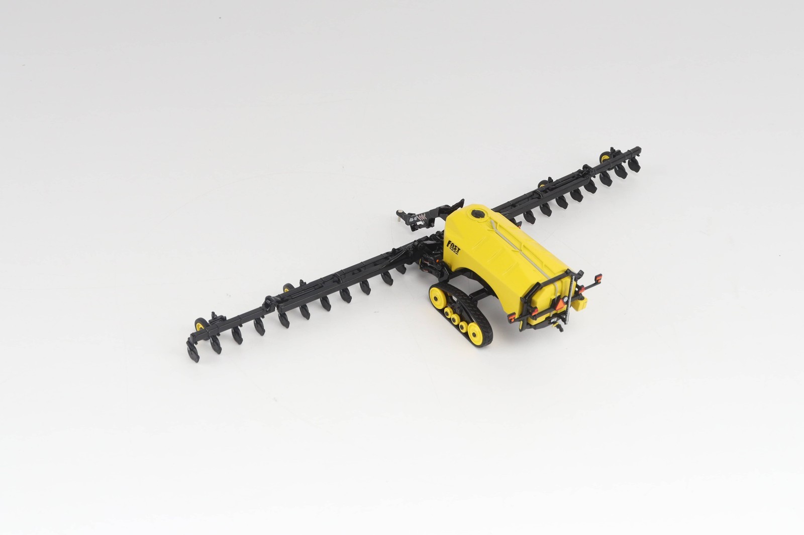 Diecast Masters 1:64 *FAST AG SOLUTIONS* 60′ A-SERIES Liquid Applicator TRACKED