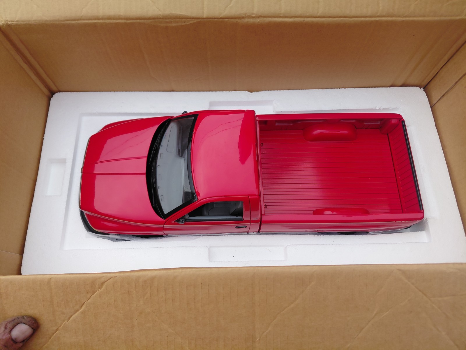 Brookfield Collectors Guild 1:12 Dodge RAM 2500 V-10 Model Pick Up Truck MIB