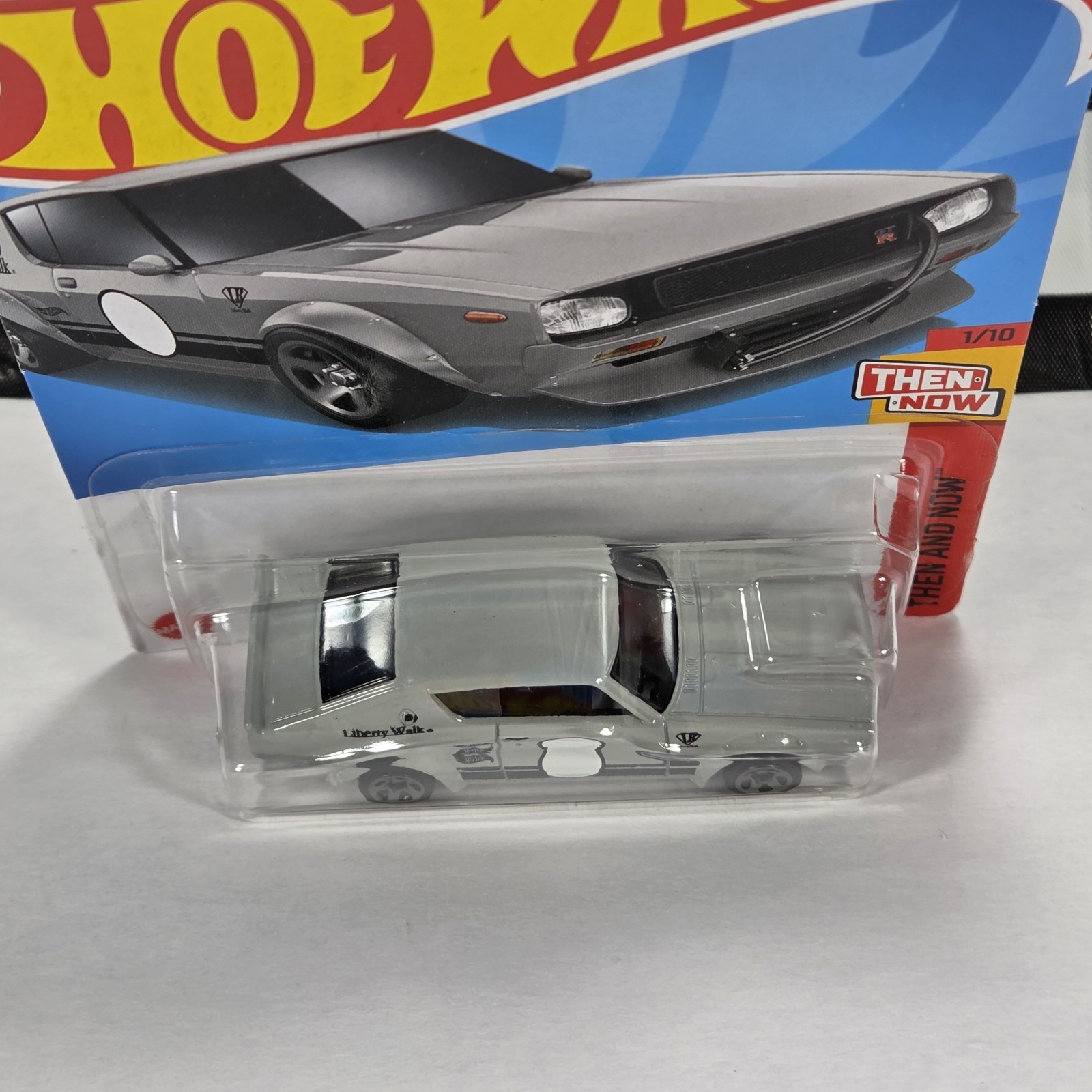 Hot Wheels 2024 Then and Now 1/10 Nissan Skyline 2000GT-R LBWK Gray Liberty Walk