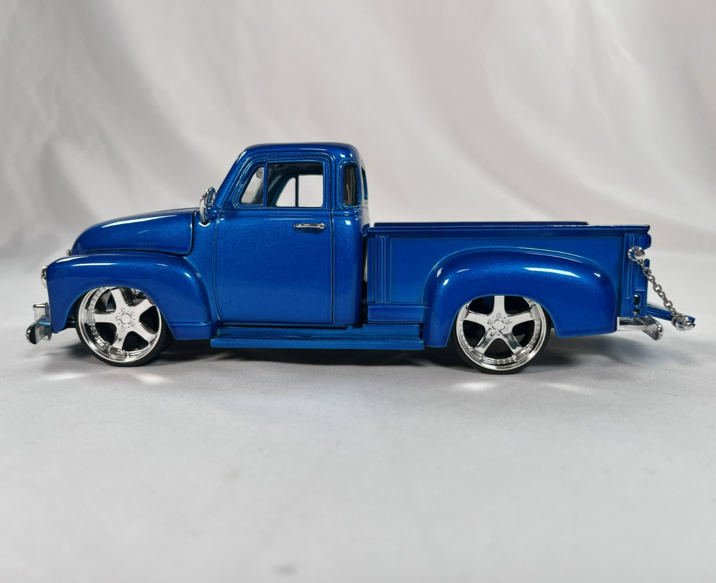 Jada Toys Dub City Old Skool 1951 Chevy Pickup Truck 1:24 Diecast Blue